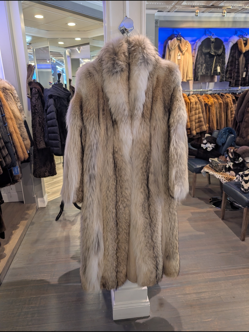 Luxurious Natural Fur Coat Plush - Taupe  Excellent Condition